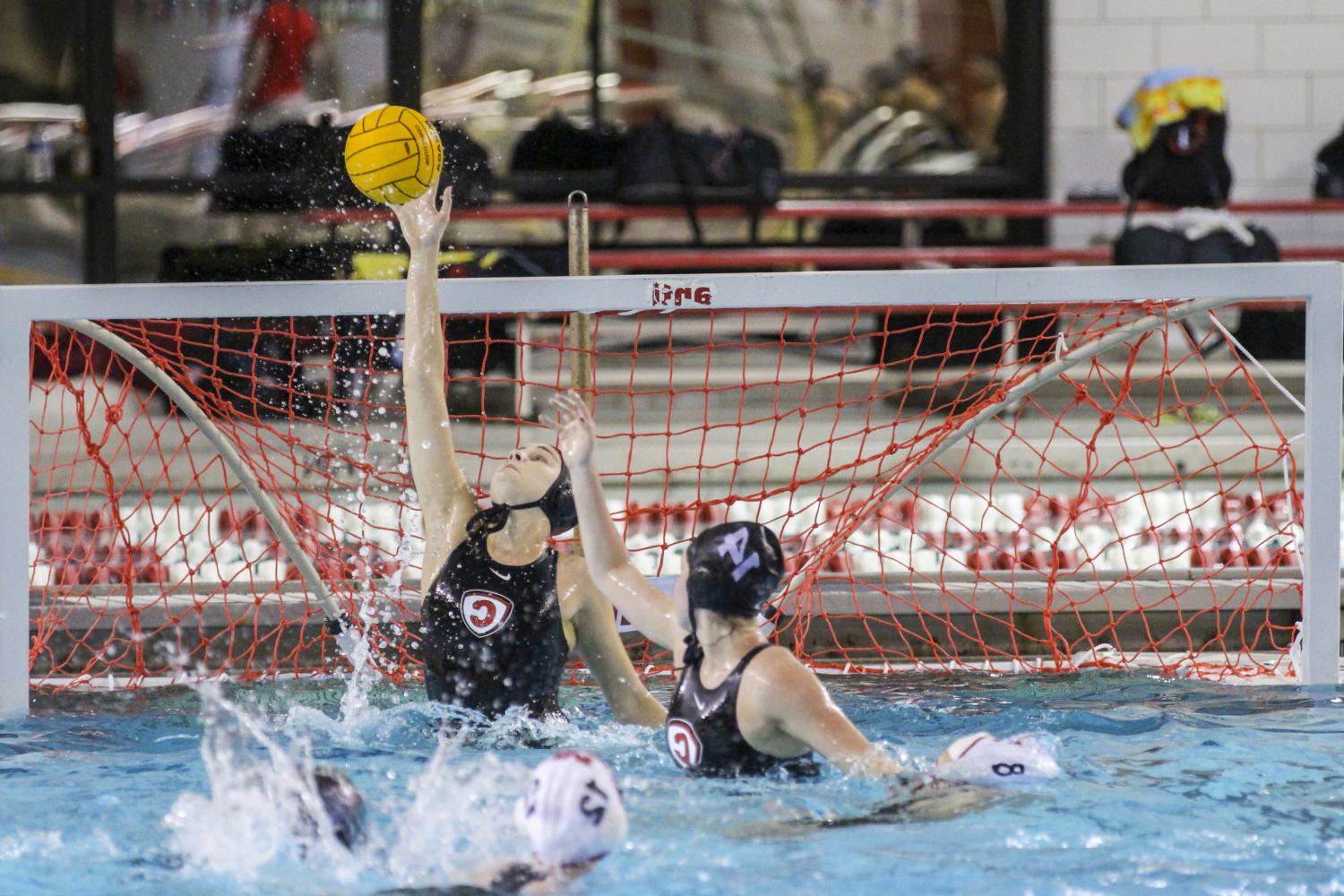 <a href='http://idybup.imaginafrique.net'>博彩网址大全</a> student athletes compete in a water polo tournament on campus.